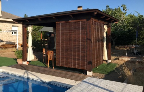 C&oacute;mo colocar persianas en p&eacute;rgolas